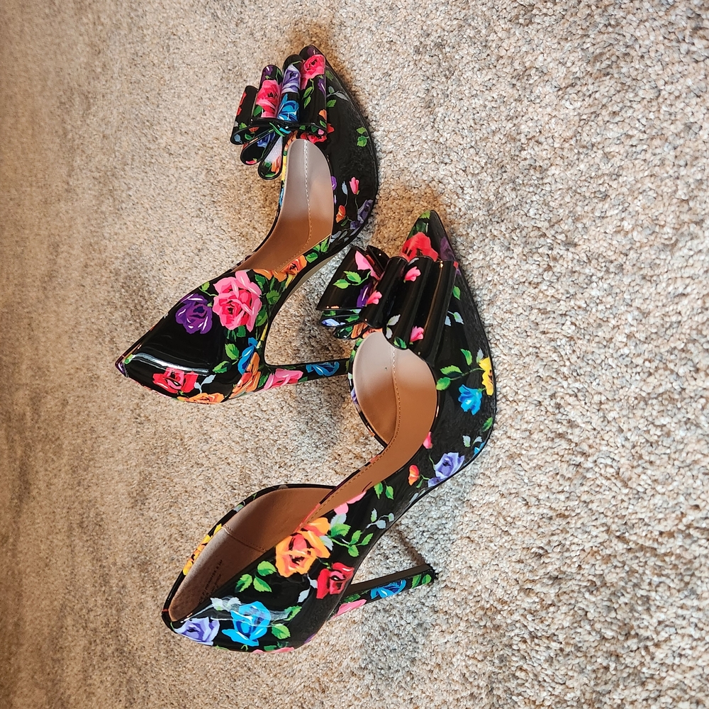 Betsey Johnson Women's Floral Heels - Picture 2 of 7